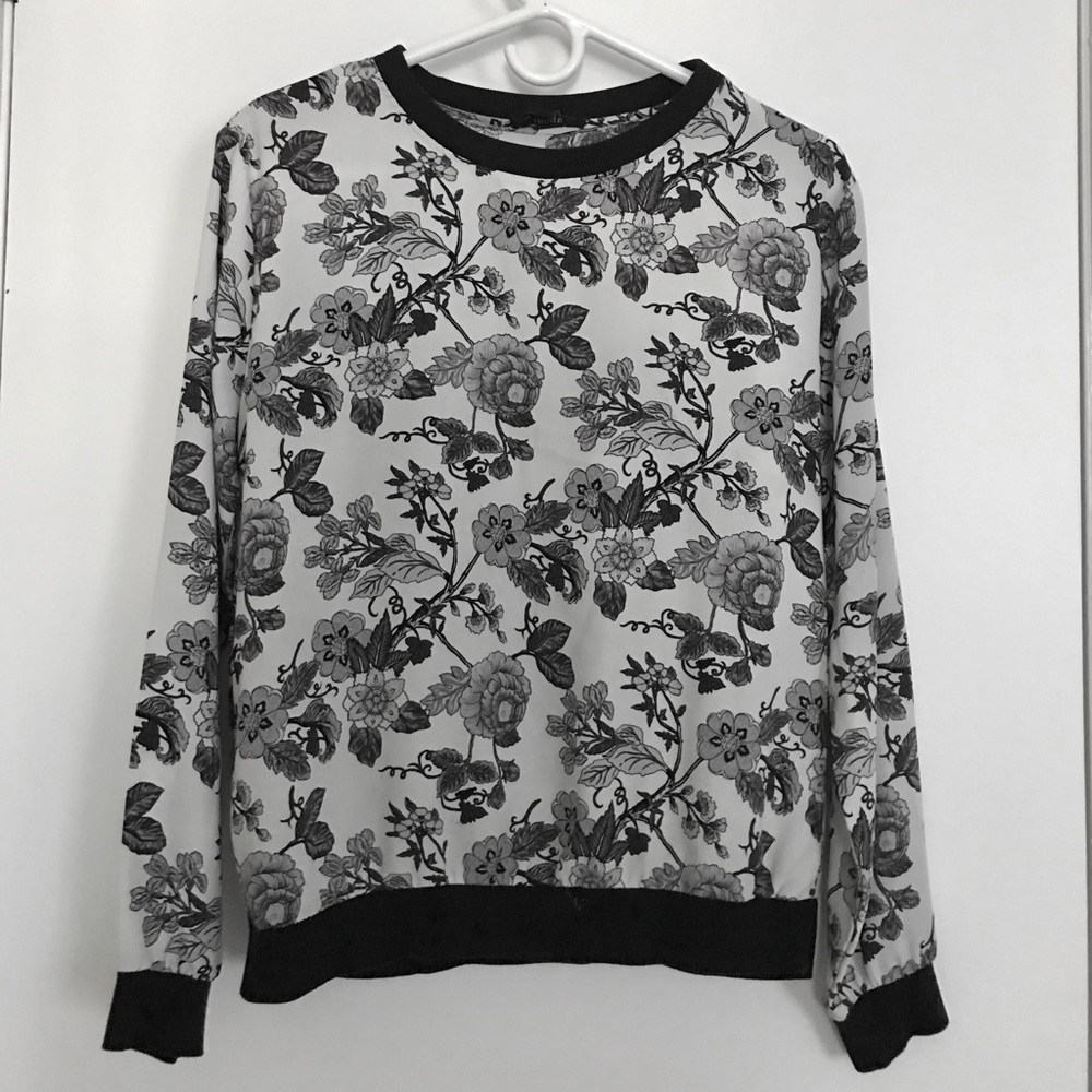 B&W floral silk like long sleeve
